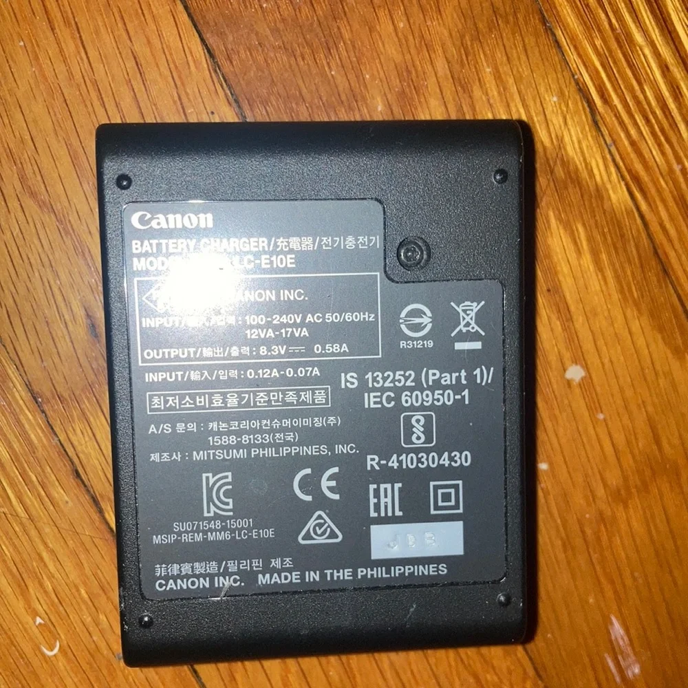Must Go‼️ NWOT Canon Charger LC-E10E Battery. Read Description Carefully 👇